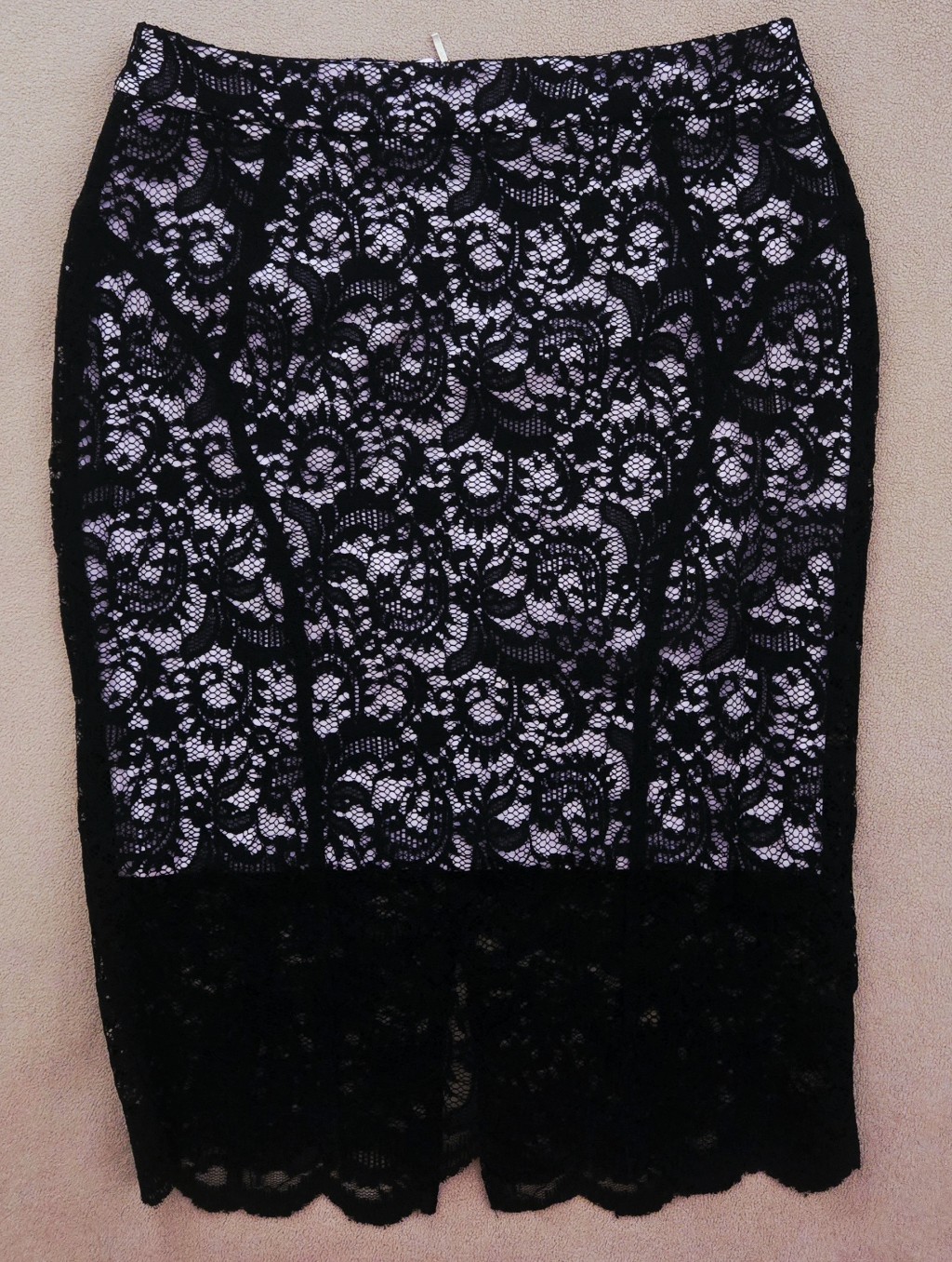 Robert Rodriguez Black Lace Pencil Skirt With Pastel Lilac Lining Size 4
